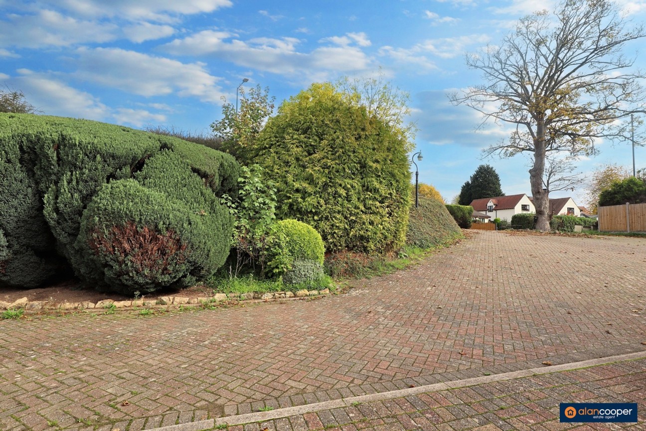 The Hollows, Lutterworth Road, Nuneaton, CV11 6QA