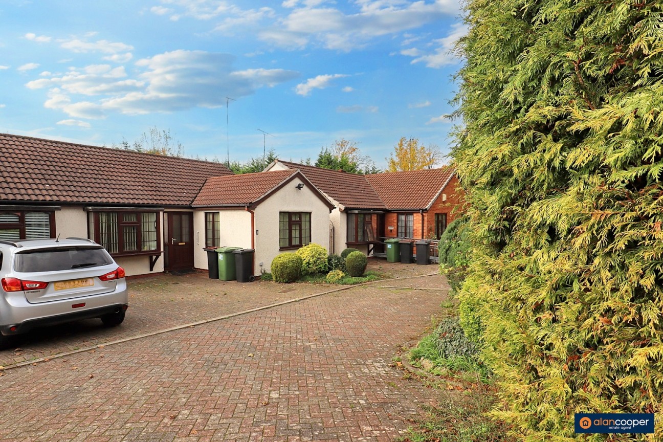 The Hollows, Lutterworth Road, Nuneaton, CV11 6QA