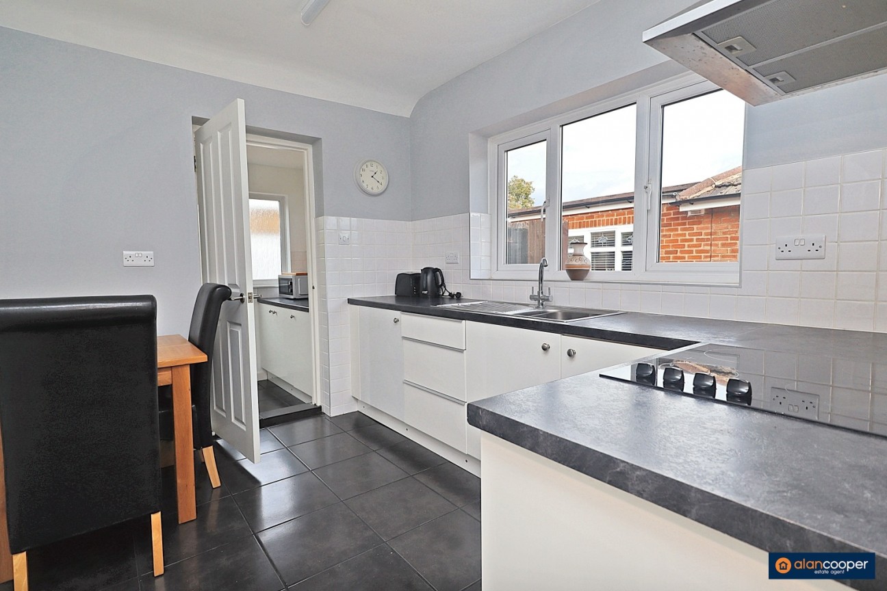 Arundel Road, Bulkington, CV12 9QS