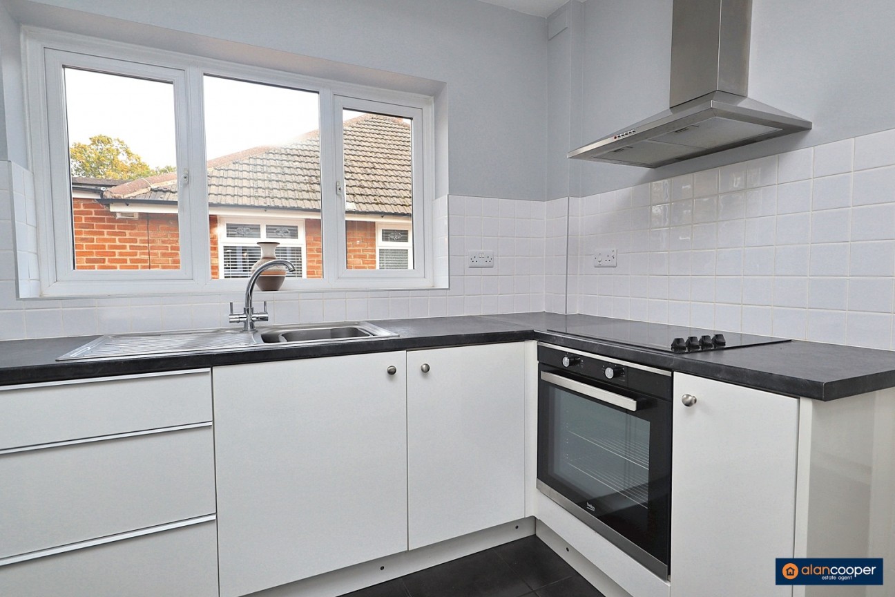 Arundel Road, Bulkington, CV12 9QS