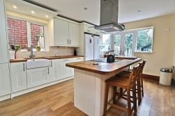 Kingsbridge Road, Weddington, Nuneaton, CV10 0BZ