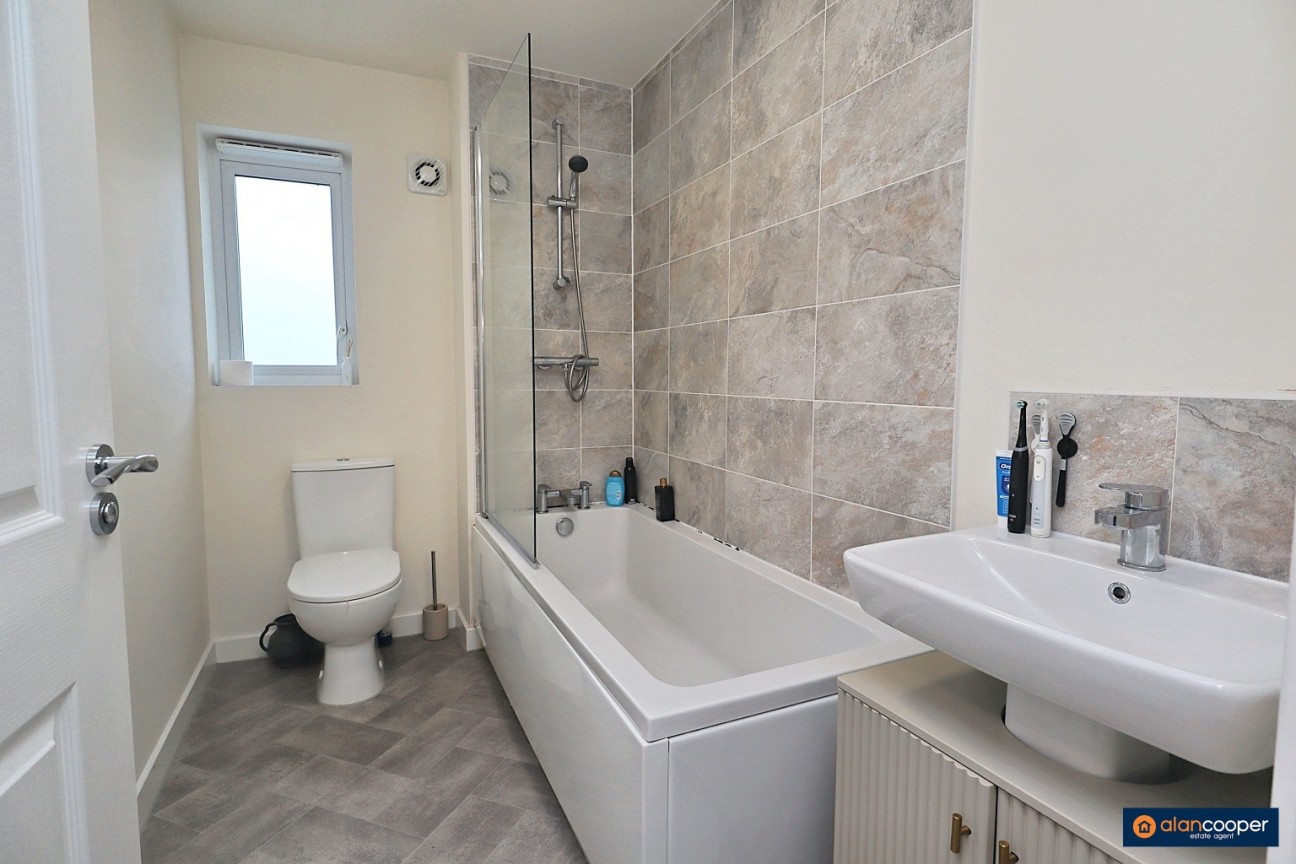 Hall Green Drive, Exhall, Coventry, CV7 9JX