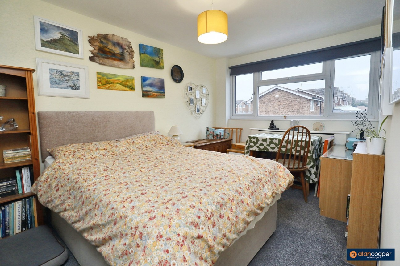 Oban Drive, Glendale, Nuneaton, CV10 7LD