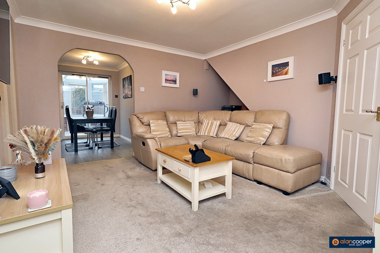 Penshurst Way, Maple Park, Nuneaton, CV11 4XN