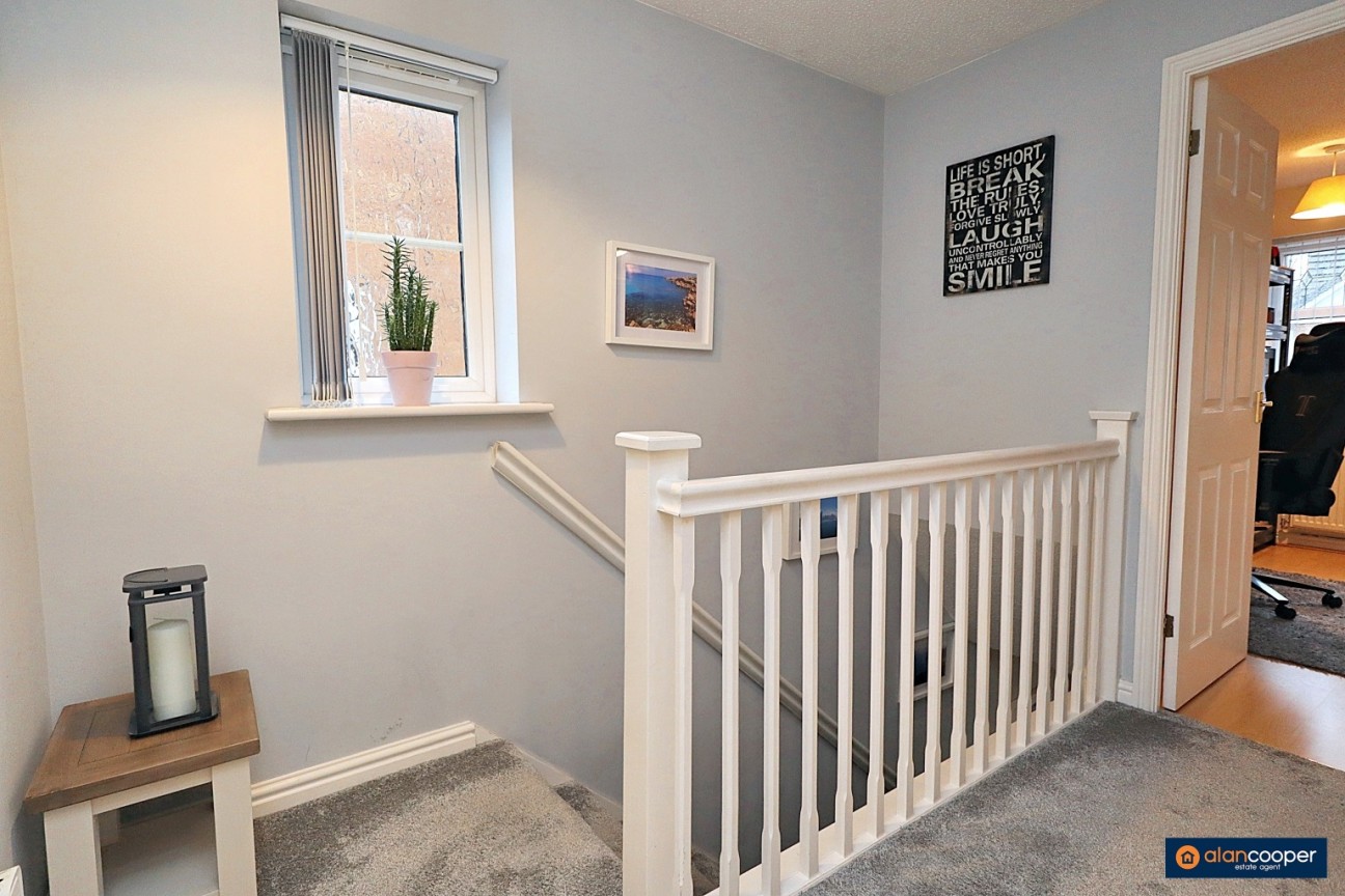 Penshurst Way, Maple Park, Nuneaton, CV11 4XN