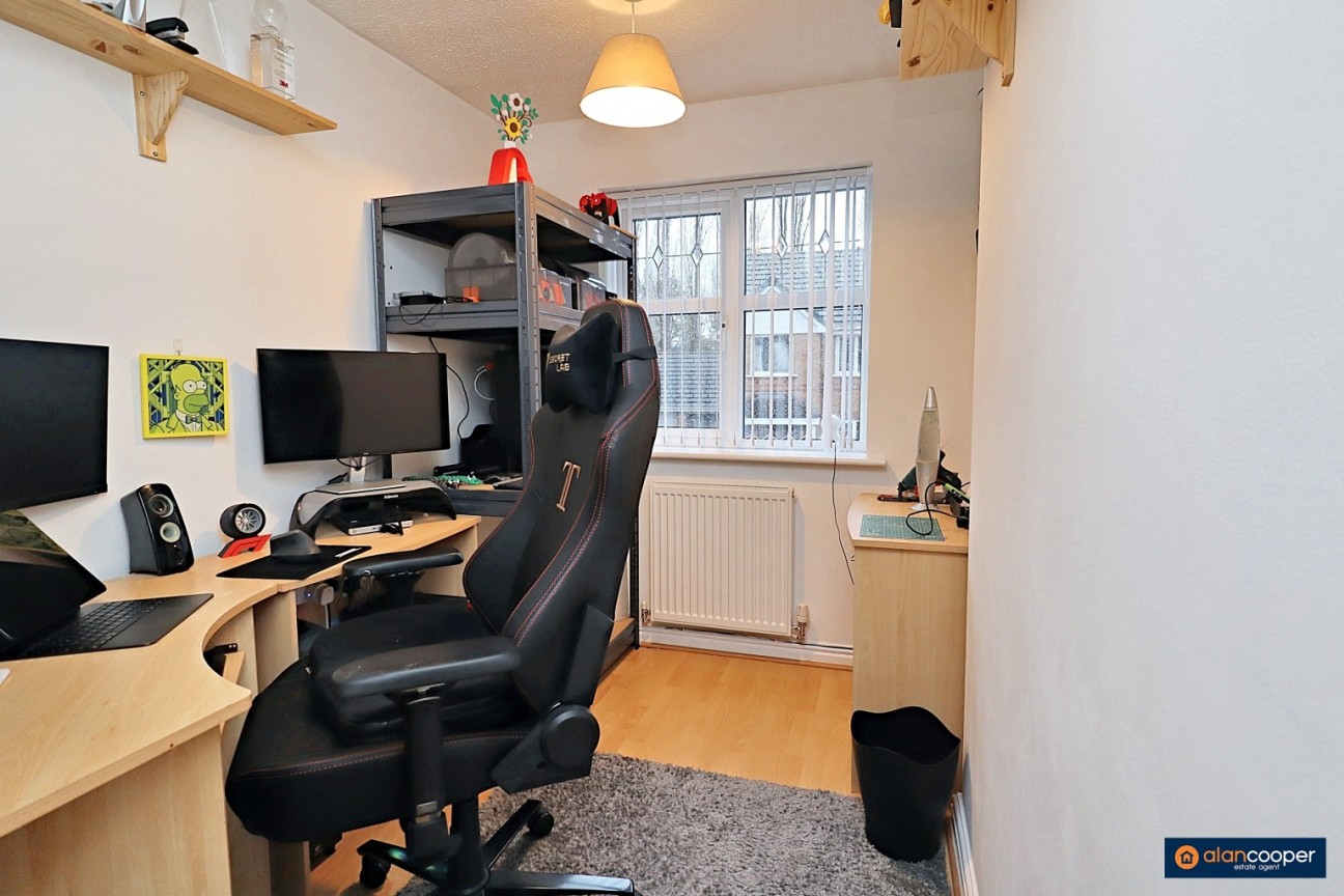 Penshurst Way, Maple Park, Nuneaton, CV11 4XN