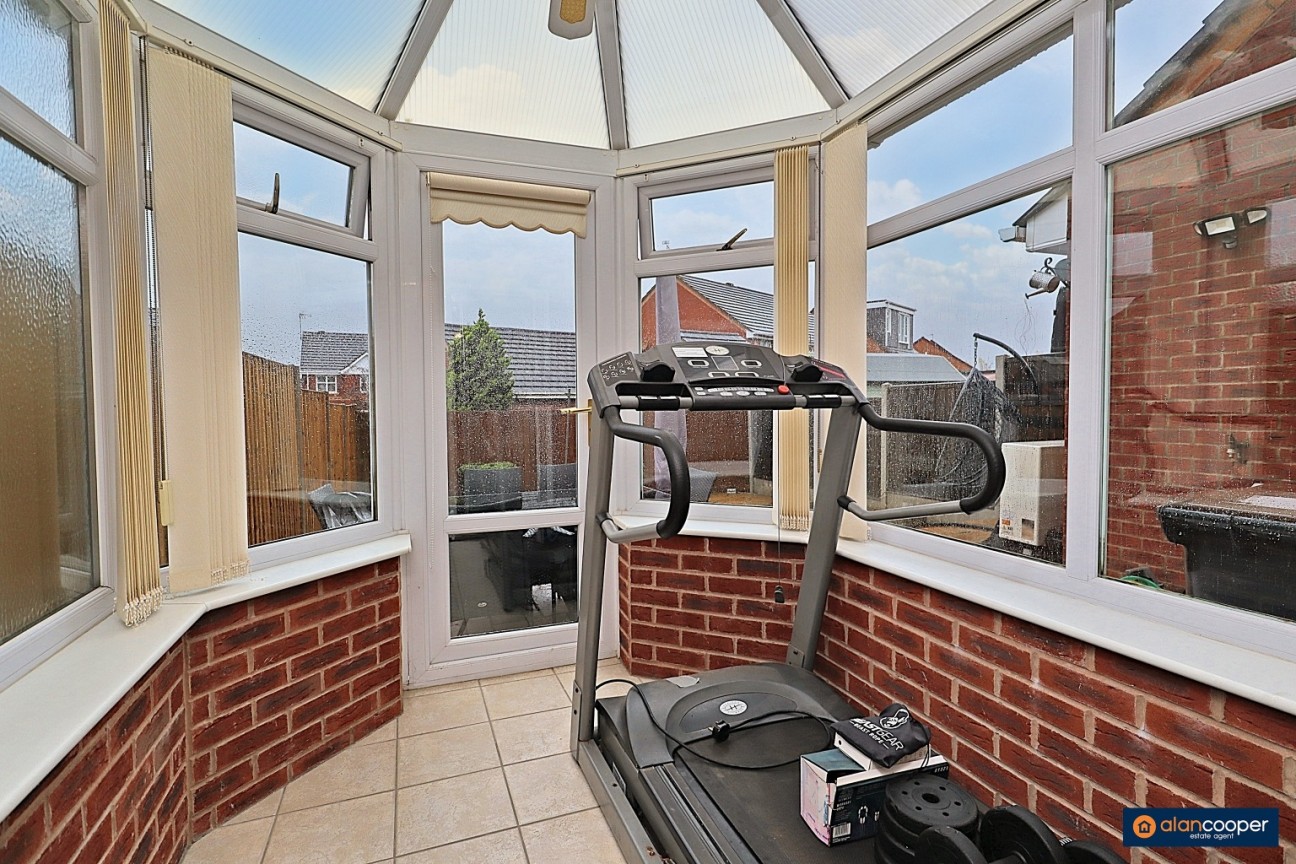 Penshurst Way, Maple Park, Nuneaton, CV11 4XN