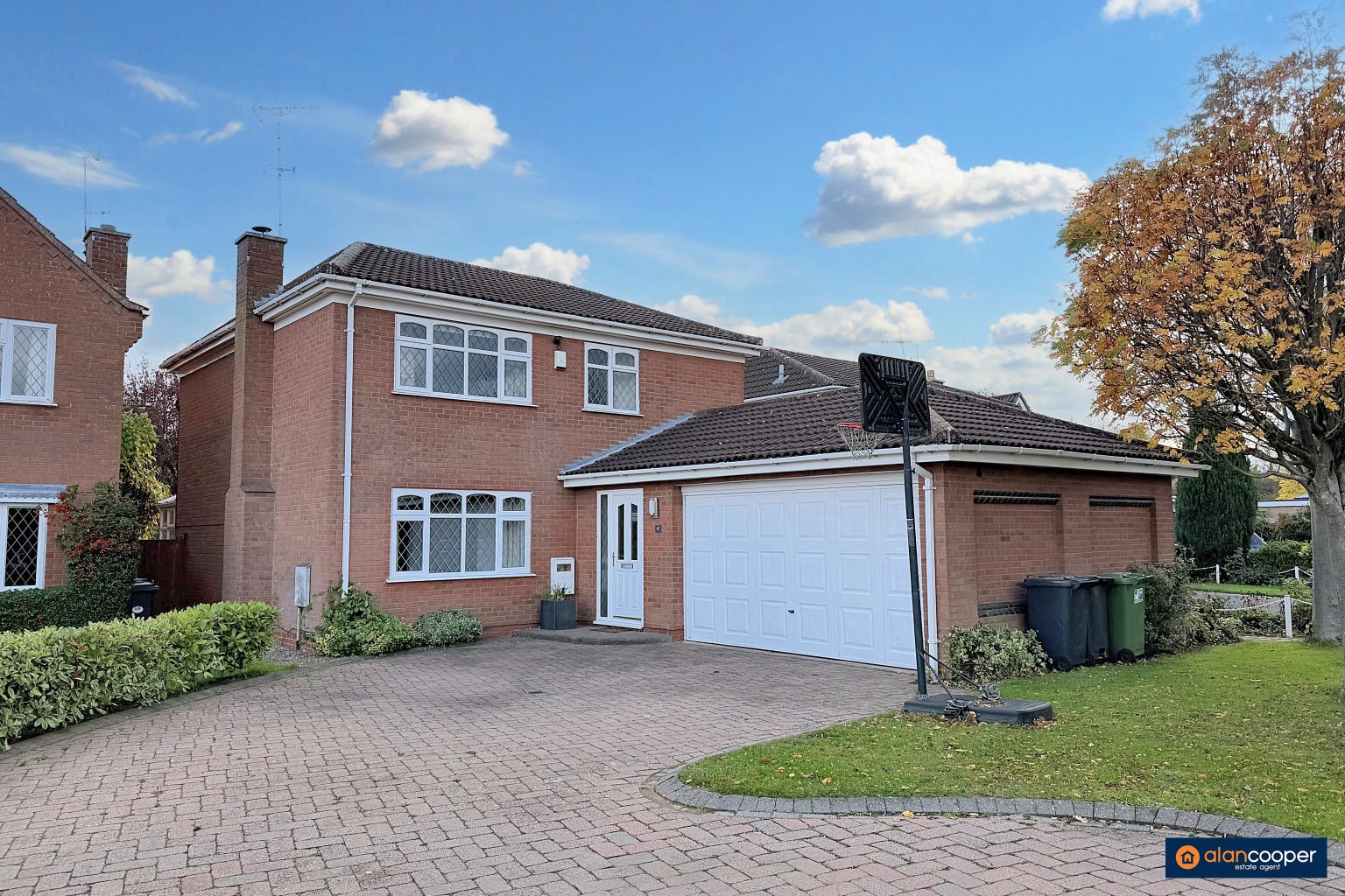 Wadebridge Drive, Horeston Grange, Nuneaton, CV11 6SY
