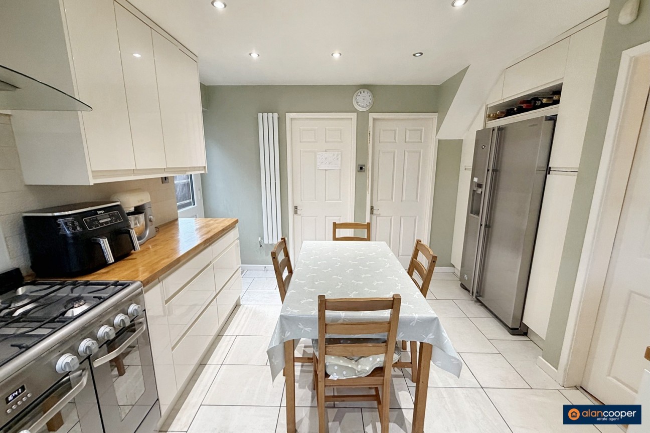 Wadebridge Drive, Horeston Grange, Nuneaton, CV11 6SY