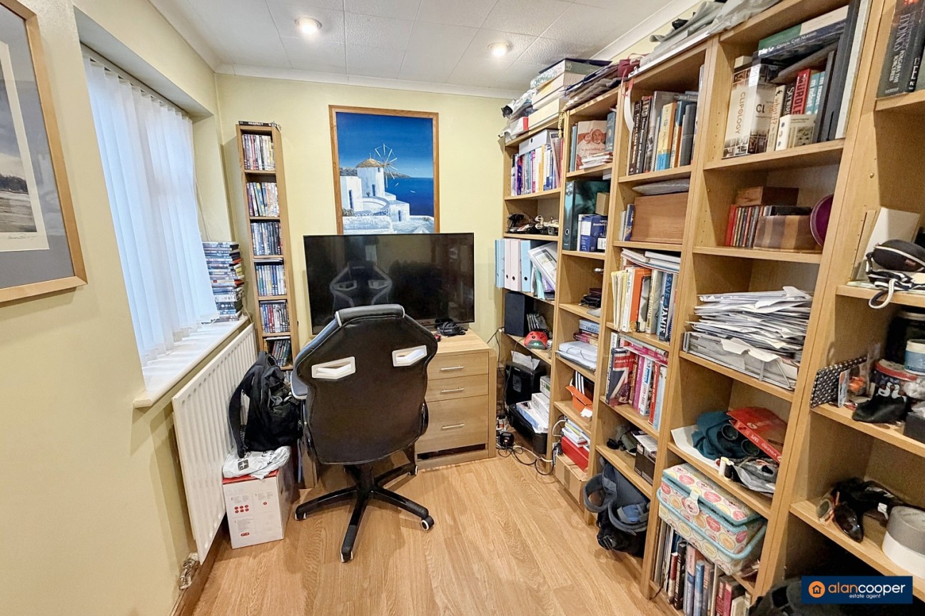 Wadebridge Drive, Horeston Grange, Nuneaton, CV11 6SY