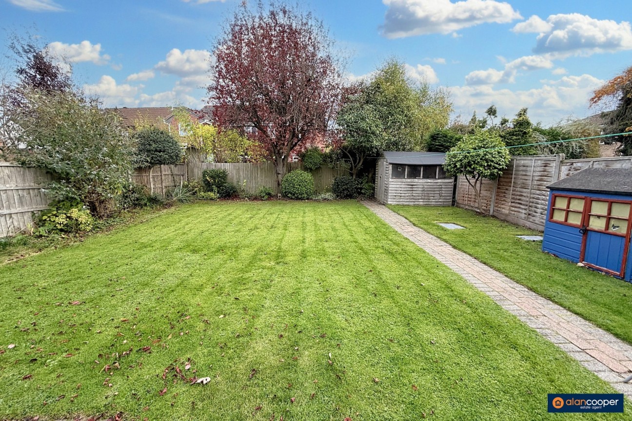 Wadebridge Drive, Horeston Grange, Nuneaton, CV11 6SY