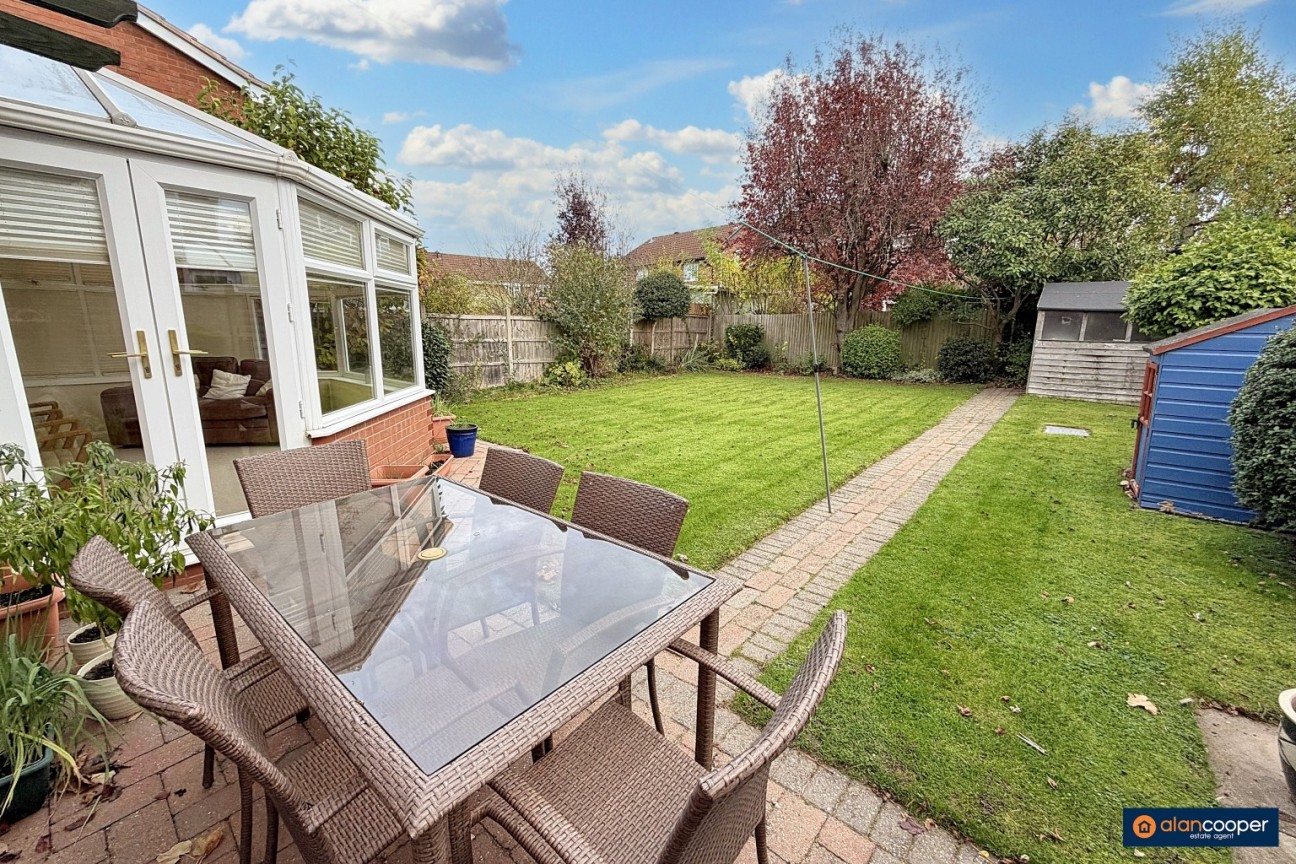 Wadebridge Drive, Horeston Grange, Nuneaton, CV11 6SY