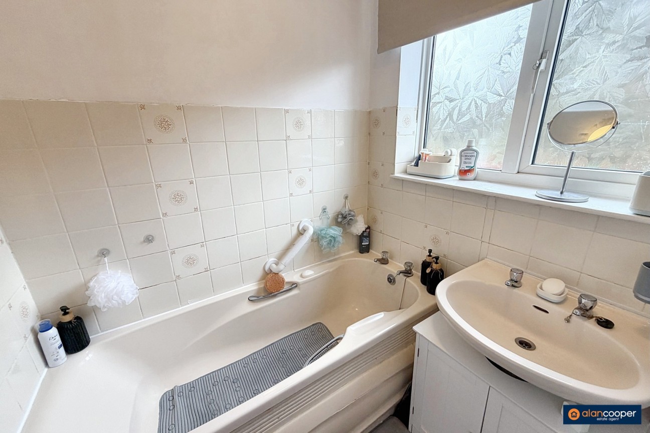 Vale View, Stockingford, Nuneaton, CV10 8AP