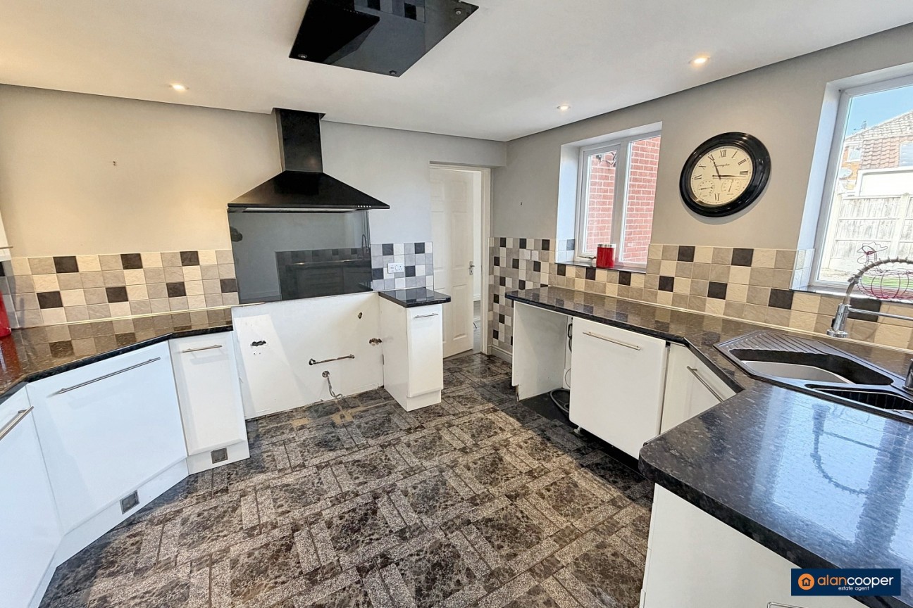 Kiln Close, Manor Park, Nuneaton, CV10 7RZ