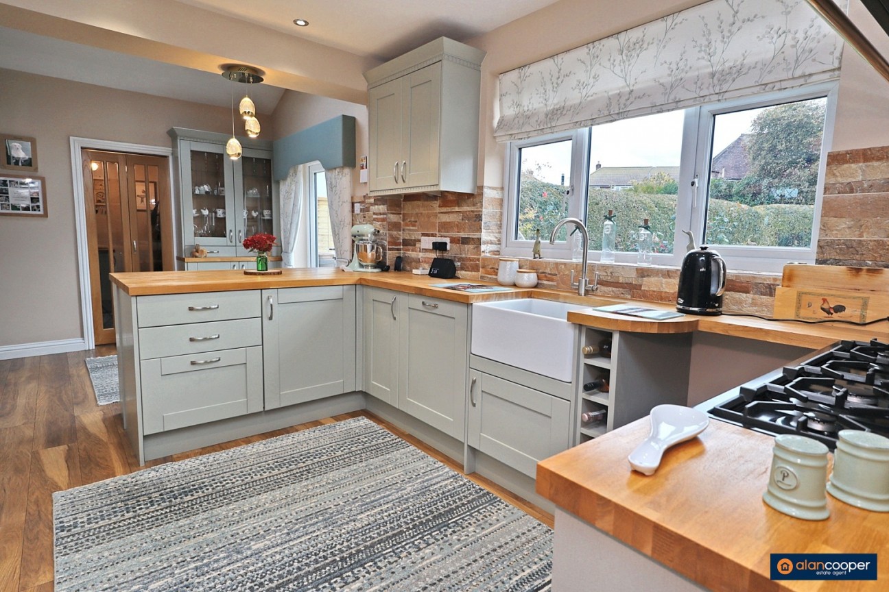 Rugby Road, Bulkington, CV12 9JE