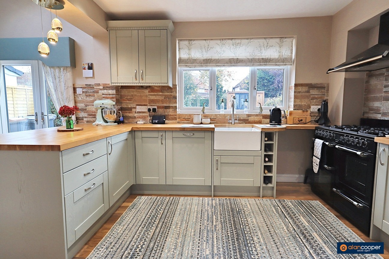 Rugby Road, Bulkington, CV12 9JE