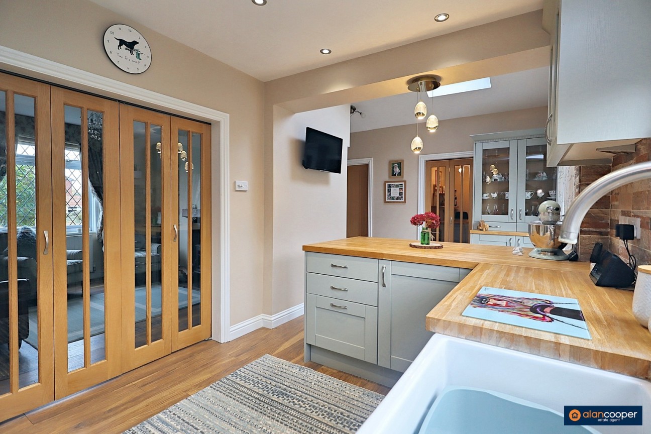 Rugby Road, Bulkington, CV12 9JE