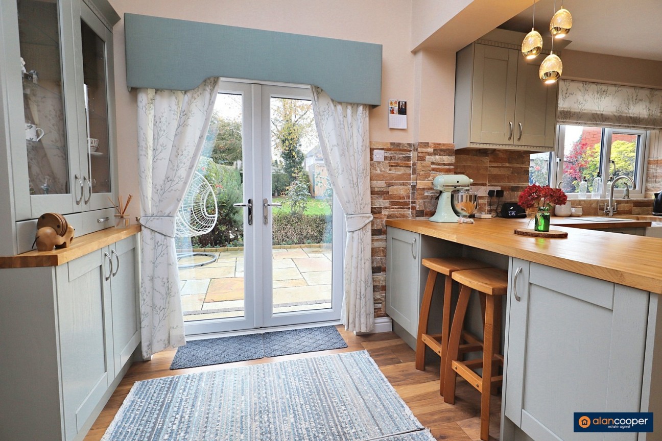 Rugby Road, Bulkington, CV12 9JE