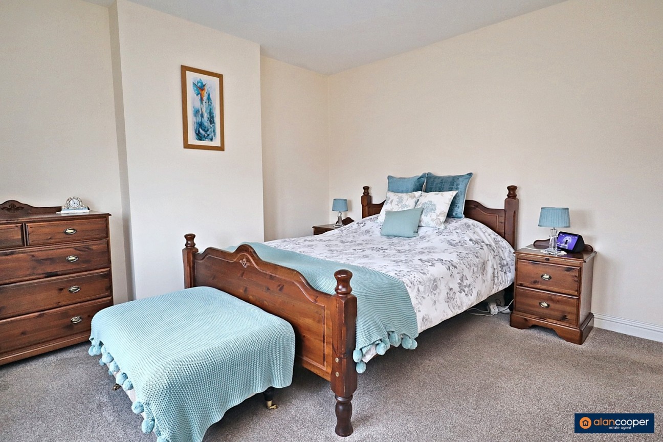 Rugby Road, Bulkington, CV12 9JE