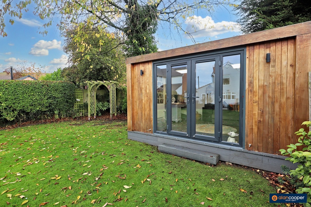 Rugby Road, Bulkington, CV12 9JE