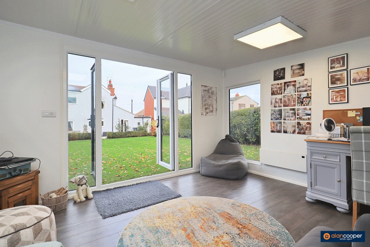 Rugby Road, Bulkington, CV12 9JE