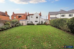 Rugby Road, Bulkington, CV12 9JE