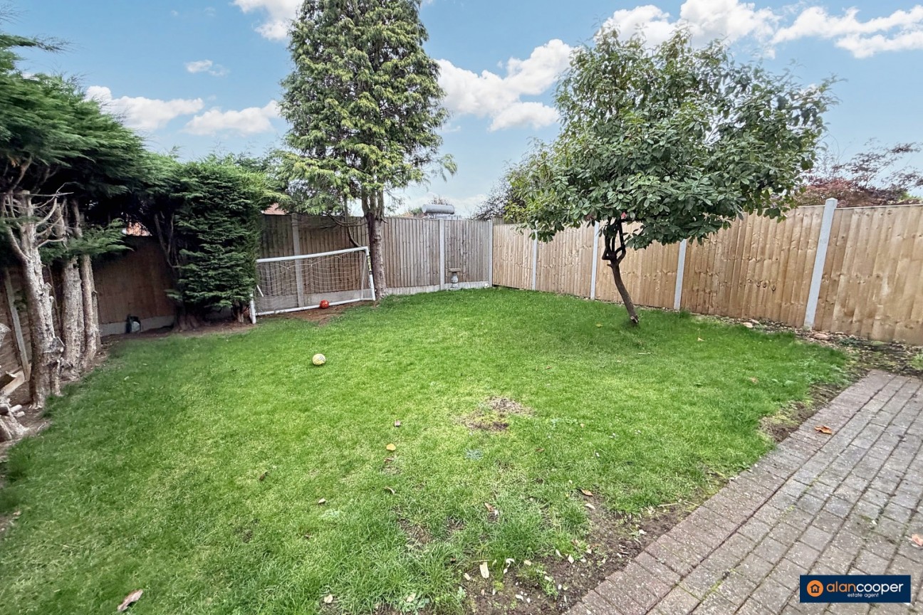 Skelwith Rise, St Nicolas Park, Nuneaton, CV11 6JP