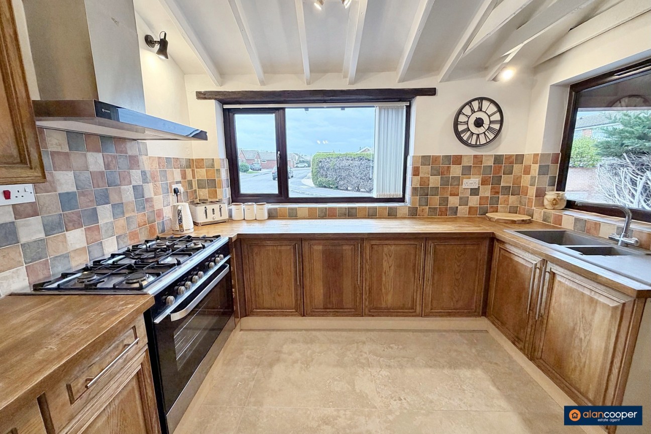 Skelwith Rise, St Nicolas Park, Nuneaton, CV11 6JP