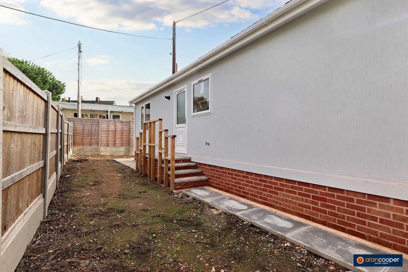 Mill Farm Park, Bulkington, CV12 9SE