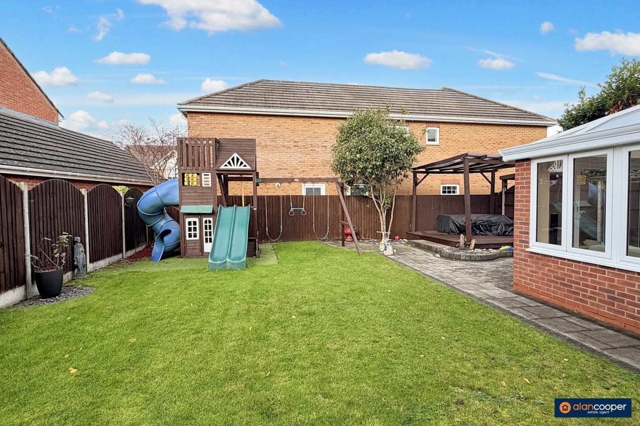 Northbourne Drive, Maple Park, Nuneaton, CV11 4GA