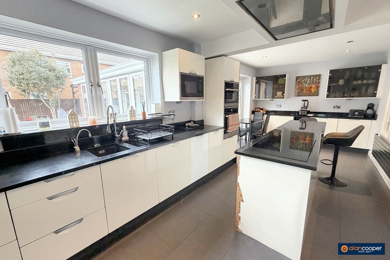 Northbourne Drive, Maple Park, Nuneaton, CV11 4GA