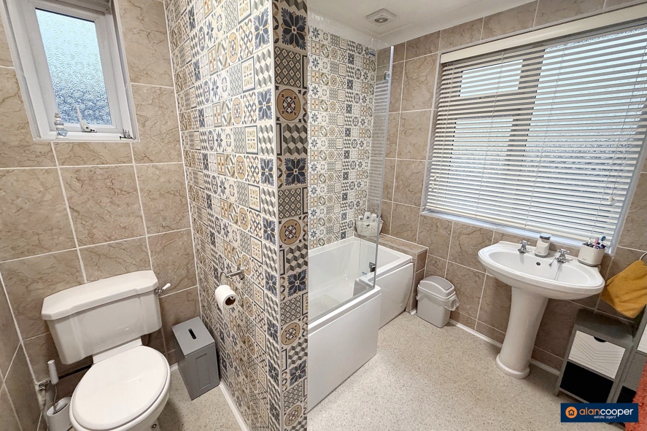 Stafford Close, Bulkington, CV12 9QX