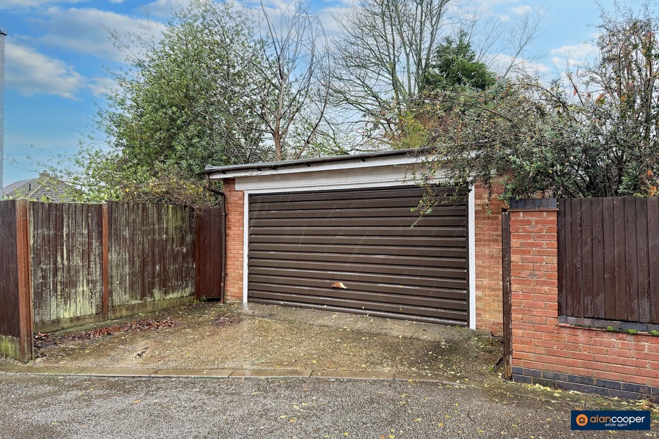 Stafford Close, Bulkington, CV12 9QX