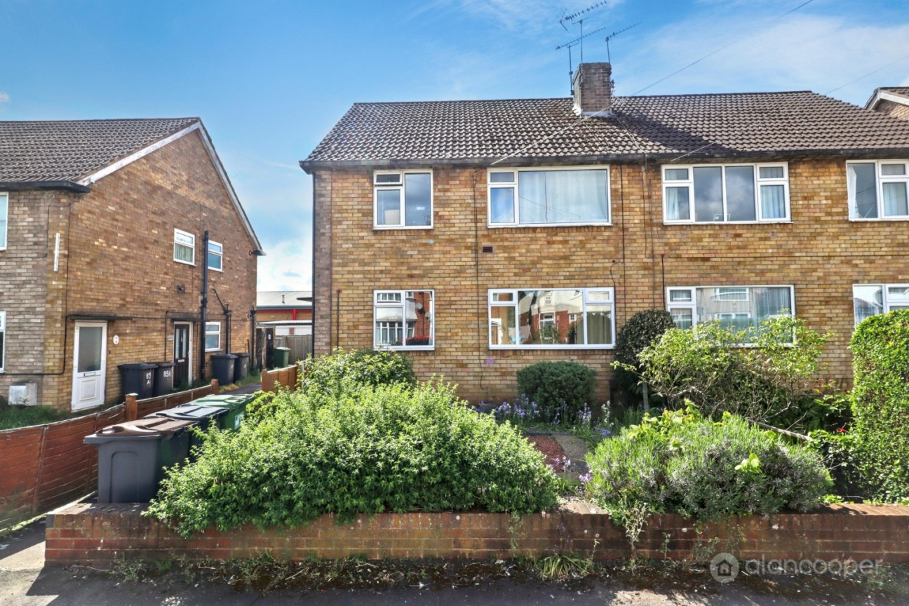 Oaston Road, Nuneaton, Warwickshire, CV11 6LA