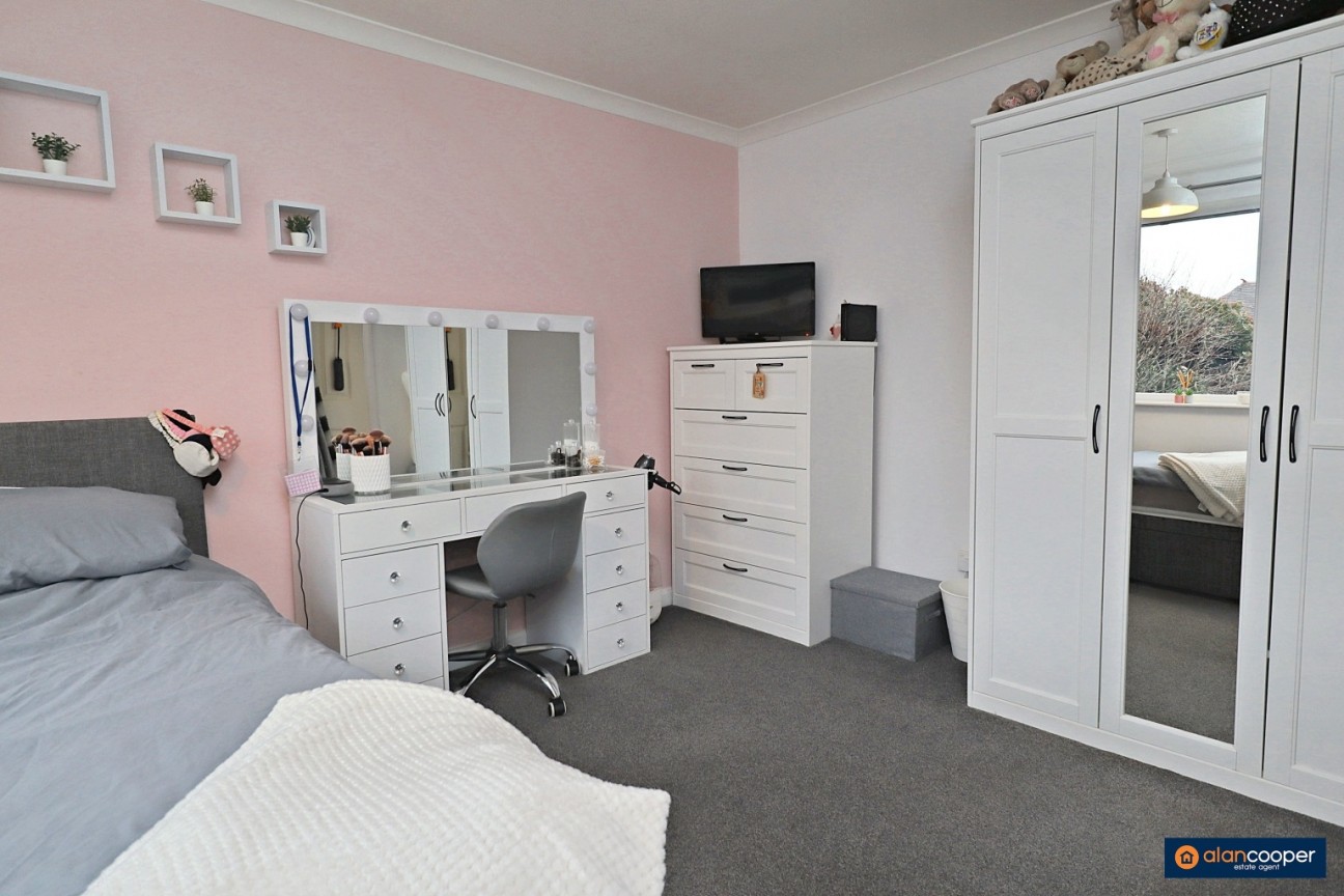 Walnut Close, Nuneaton, CV10 0JB