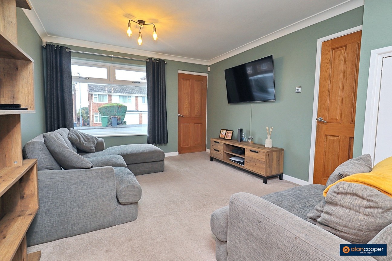 Walnut Close, Nuneaton, CV10 0JB