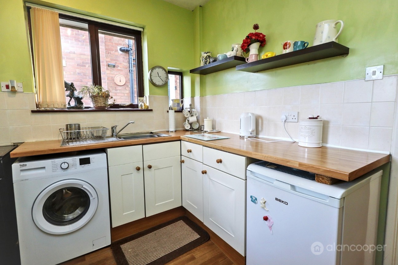 Nuneaton Road, Bulkington, Bedworth, CV12 9QP