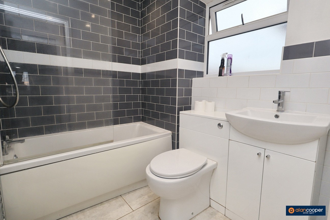 Salisbury Drive, Nuneaton, CV10 9LU