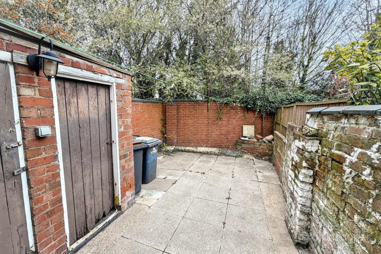 High Street, Nuneaton, CV11 5DA