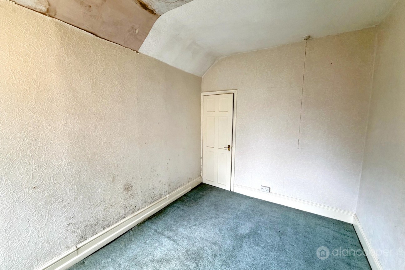 High Street, Nuneaton, CV11 5DA