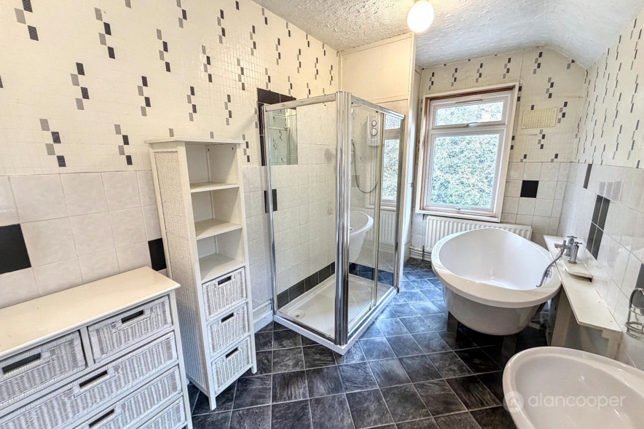 High Street, Nuneaton, CV11 5DA