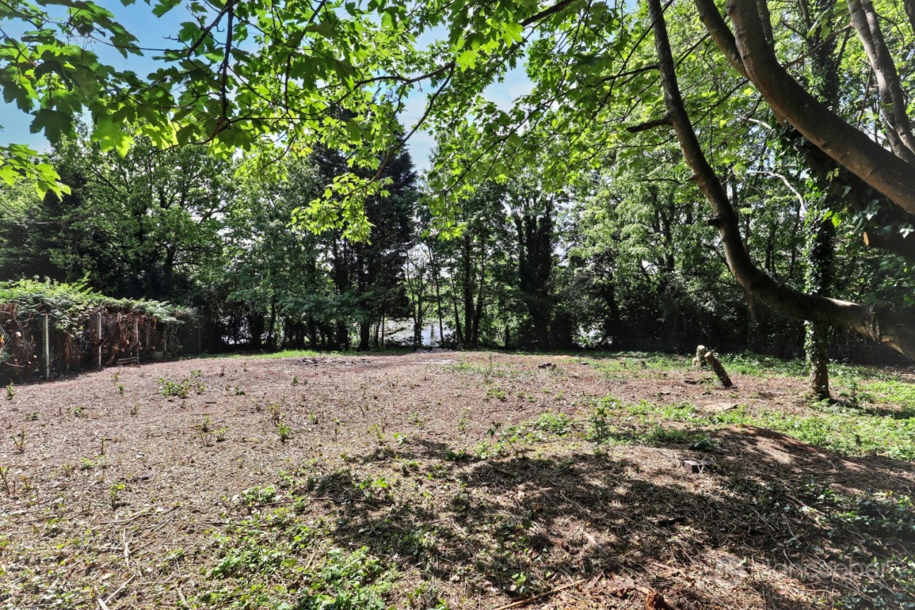 Camp Hill Drive, Nuneaton, CV10 0JX