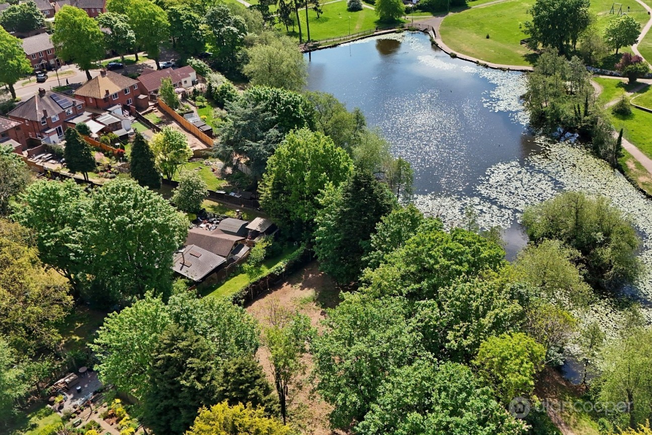 Camp Hill Drive, Nuneaton, CV10 0JX