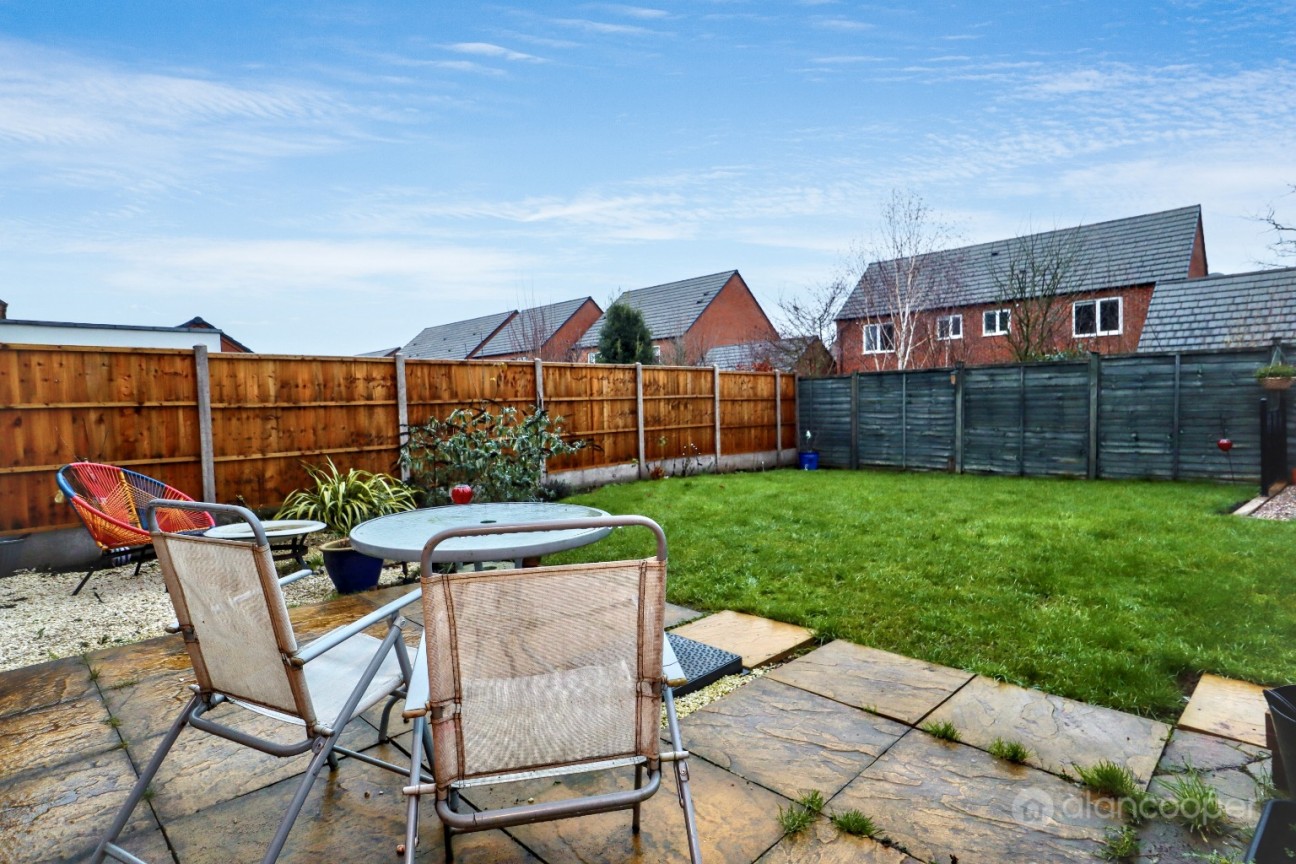 Harvest Way, Weddington, Nuneaton, CV10 0FJ