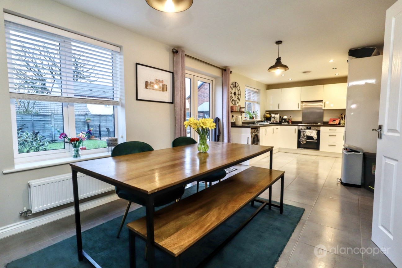 Harvest Way, Weddington, Nuneaton, CV10 0FJ