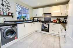 Harvest Way, Weddington, Nuneaton, CV10 0FJ