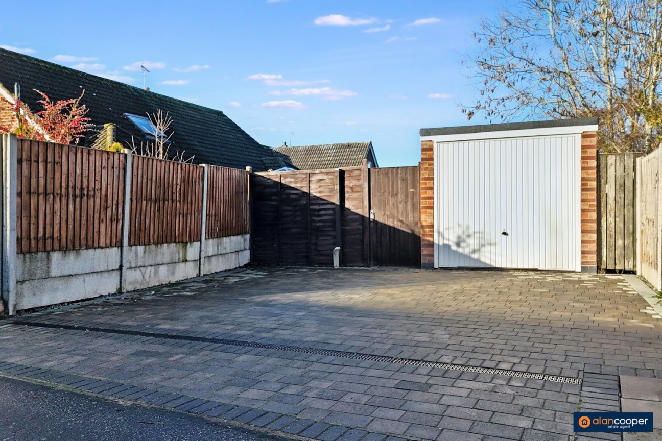 Church Lane, Weddington, Nuneaton, CV10 0EY