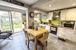 Lingwood Drive, Stockingford, Nuneaton, CV10 7DR