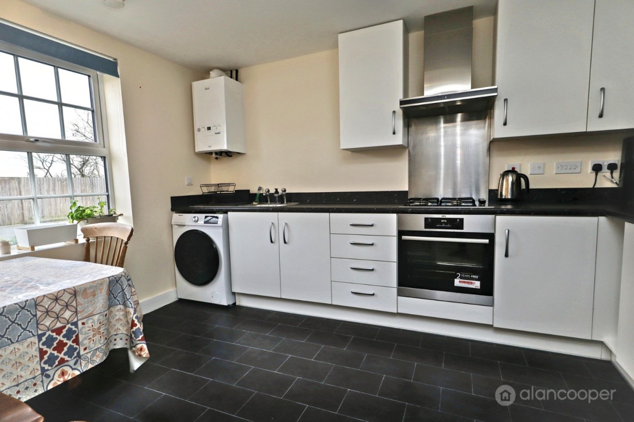 Russett Avenue, Manor Fields, Nuneaton, CV11 6YW