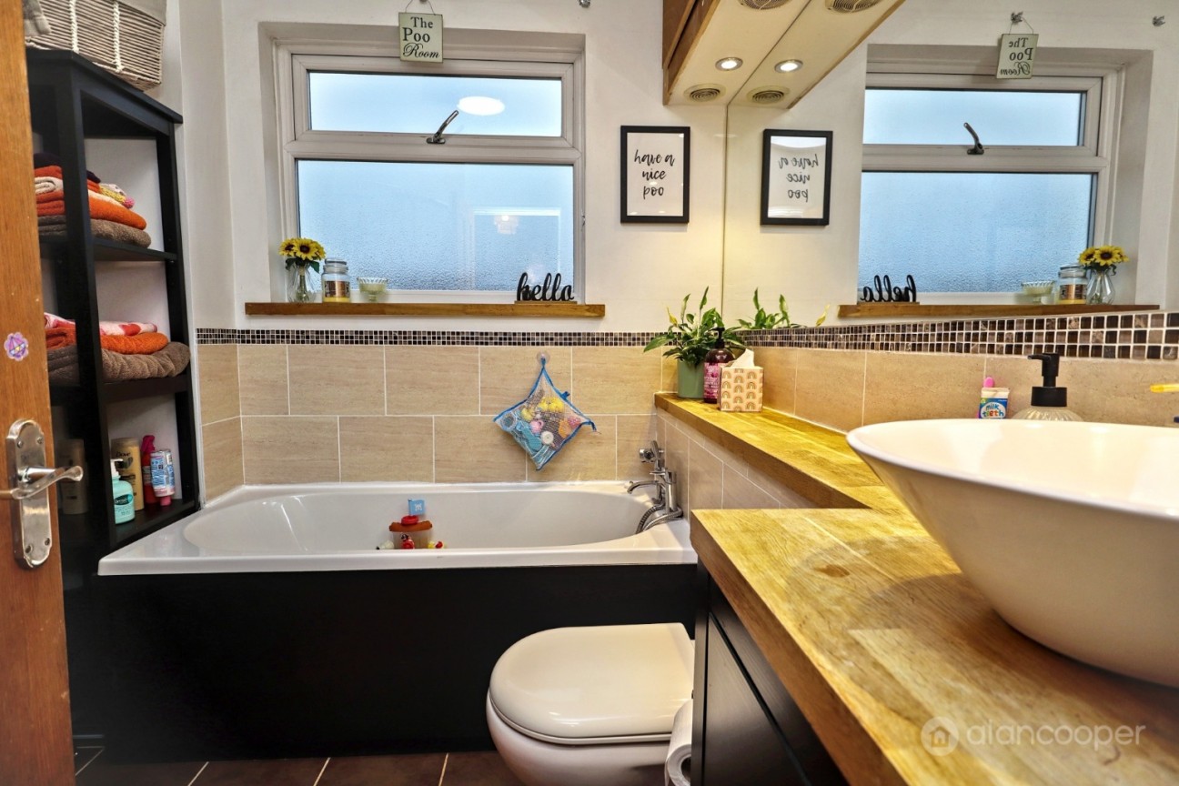 Shanklin Drive, Weddington, Nuneaton, CV10 0BA